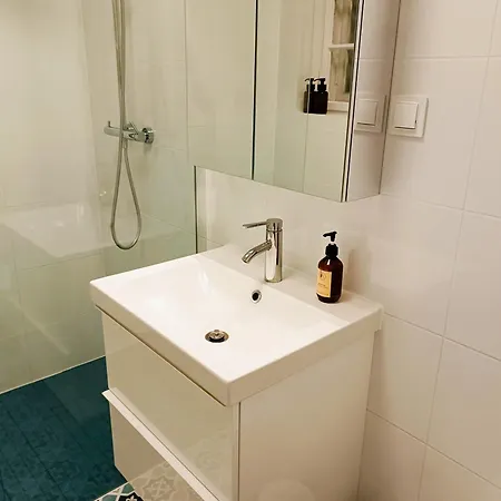 Vila Dom Pod Agatowa Skala We Wleniu