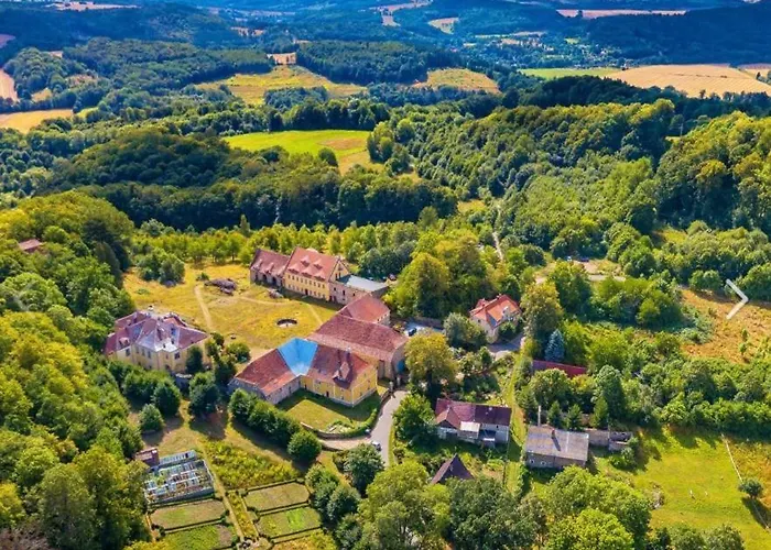 Dom Pod Agatowa Skala We Wleniu *